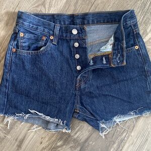 Cut off Levi’s